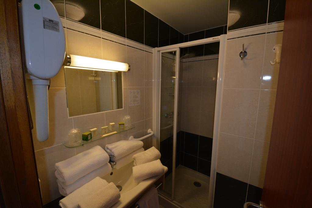Au P'Tit Quinquin Hotel Le Val-Saint-Père Zewnętrze zdjęcie