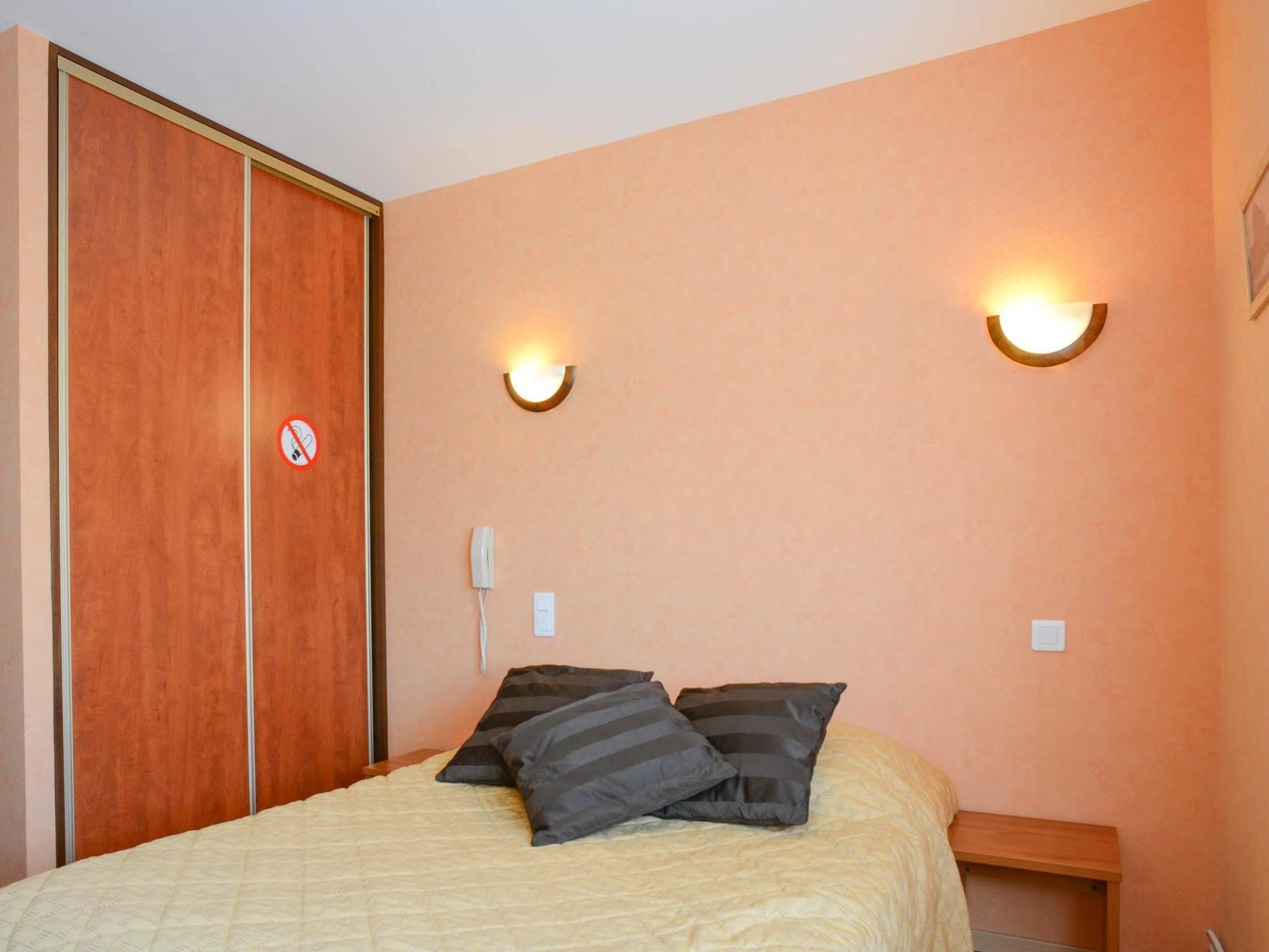 Au P'Tit Quinquin Hotel Le Val-Saint-Père Zewnętrze zdjęcie