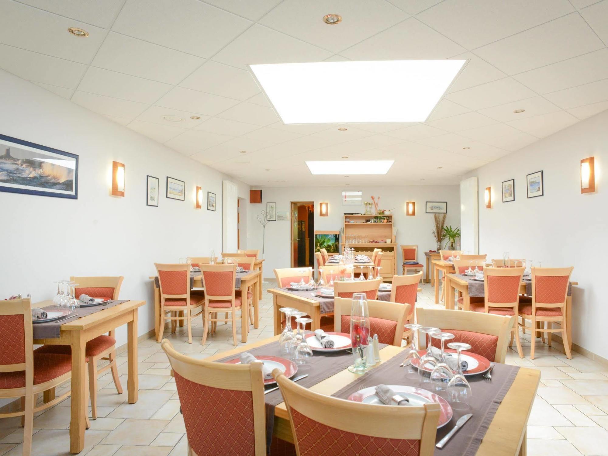 Au P'Tit Quinquin Hotel Le Val-Saint-Père Zewnętrze zdjęcie