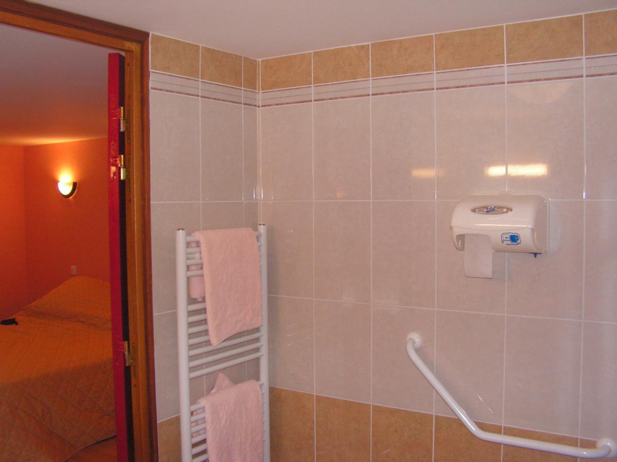 Au P'Tit Quinquin Hotel Le Val-Saint-Père Zewnętrze zdjęcie