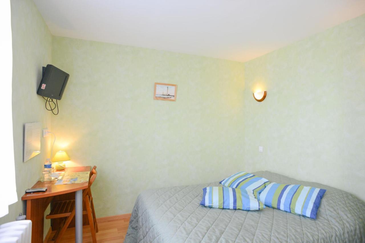 Au P'Tit Quinquin Hotel Le Val-Saint-Père Zewnętrze zdjęcie