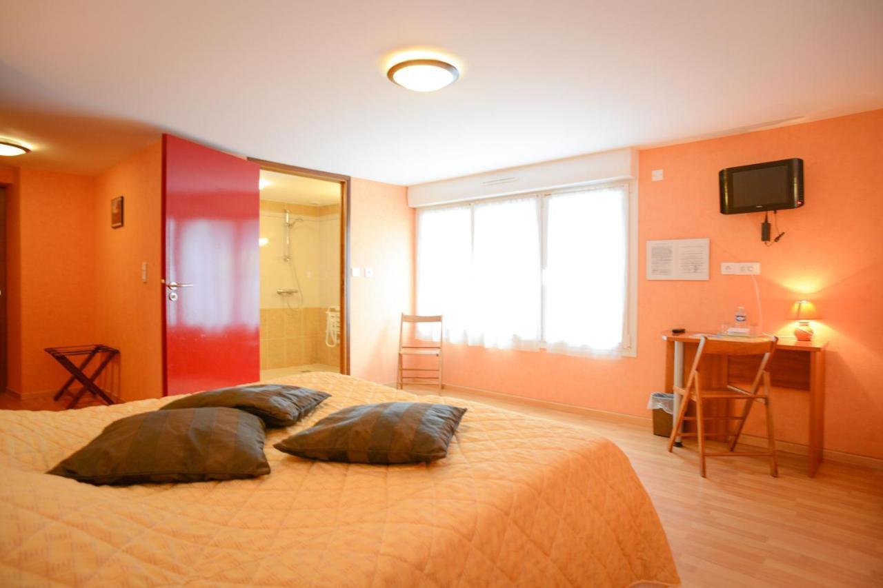 Au P'Tit Quinquin Hotel Le Val-Saint-Père Zewnętrze zdjęcie